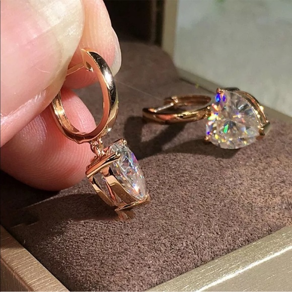 New Gold plated diamond Heart Drop Hoop earrings - Picture 2 of 4